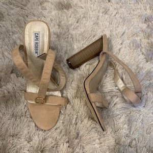 NEW Cape Robbin heels